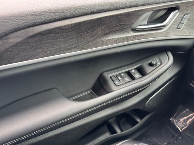 Used 2022 Jeep Grand Cherokee L Limited w/ Trailer Tow Group (B) image 32