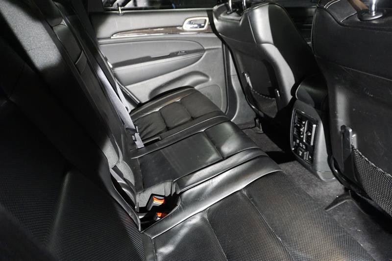 Used 2017 Jeep Grand Cherokee Overland w/ Jeep Active Safety Group image 24