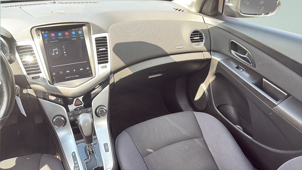 Used 2014 Chevrolet Cruze LT FWD image 13