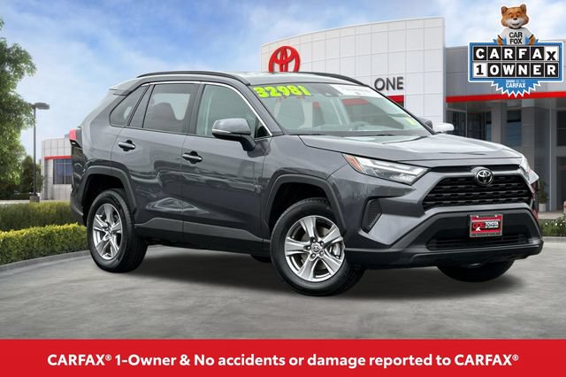 Used 2025 Toyota RAV4 XLE FWD video 2