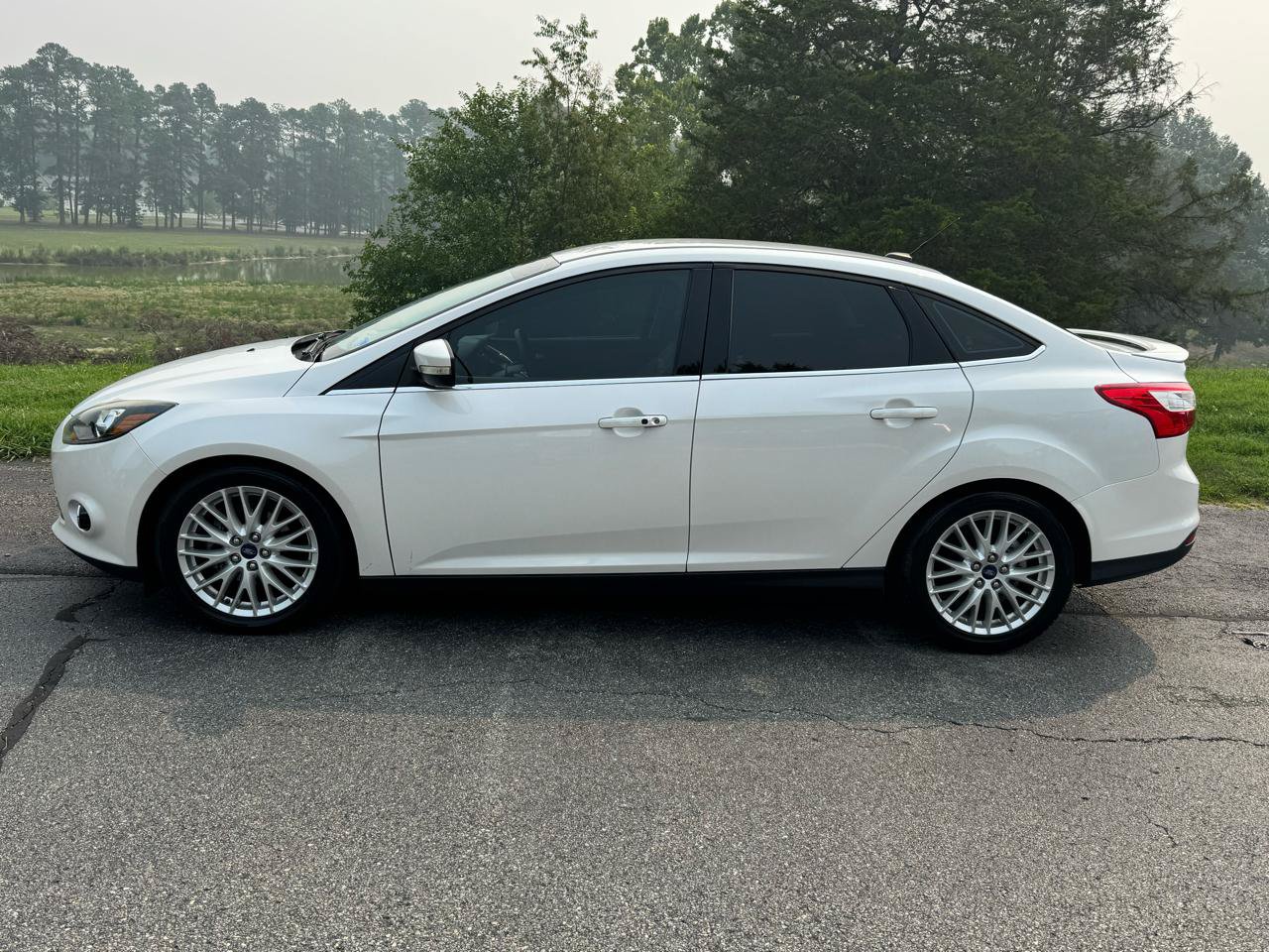 Used 2014 Ford Focus Titanium FWD image 6