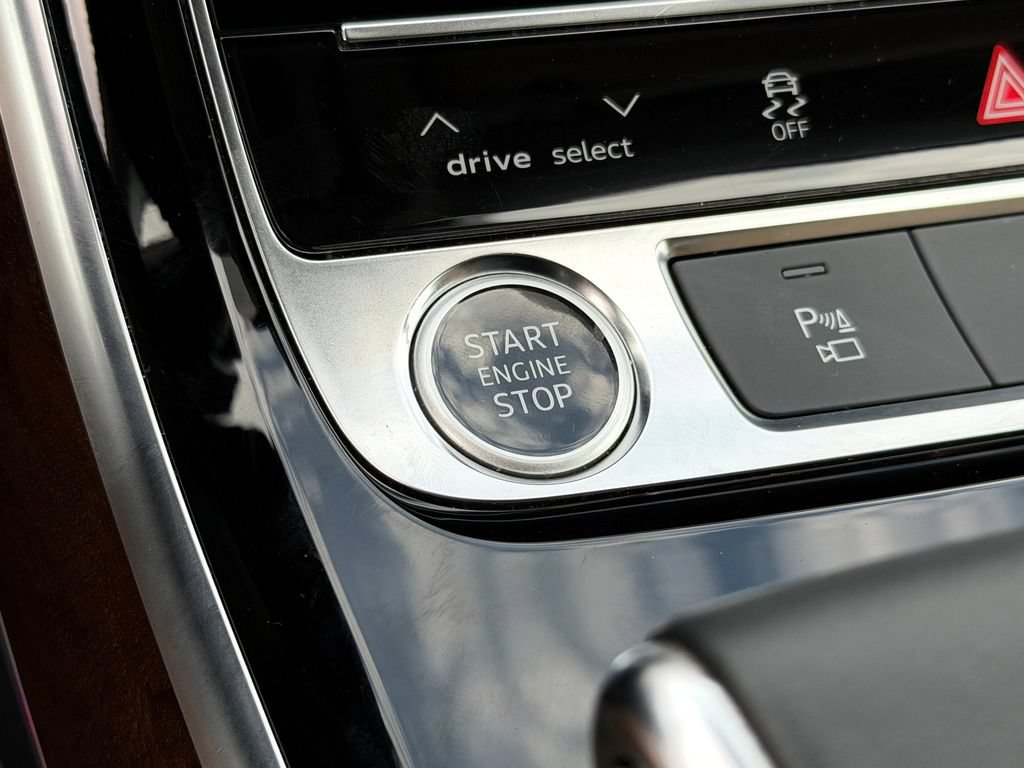 Used 2021 Audi A8 L 3.0T w/ Executive Plus Package AWD/4WD image 36