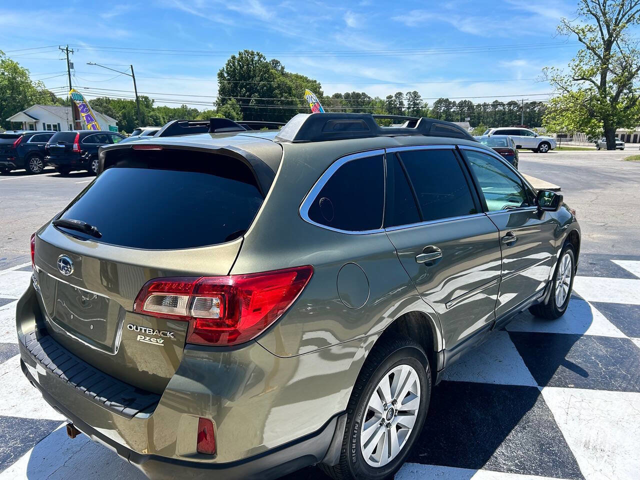 Used 2016 Subaru Outback 2.5i Premium AWD/4WD image 5
