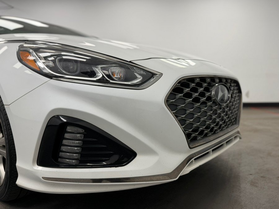 Used 2019 Hyundai Sonata Limited w/ Ultimate Package 04 FWD image 15