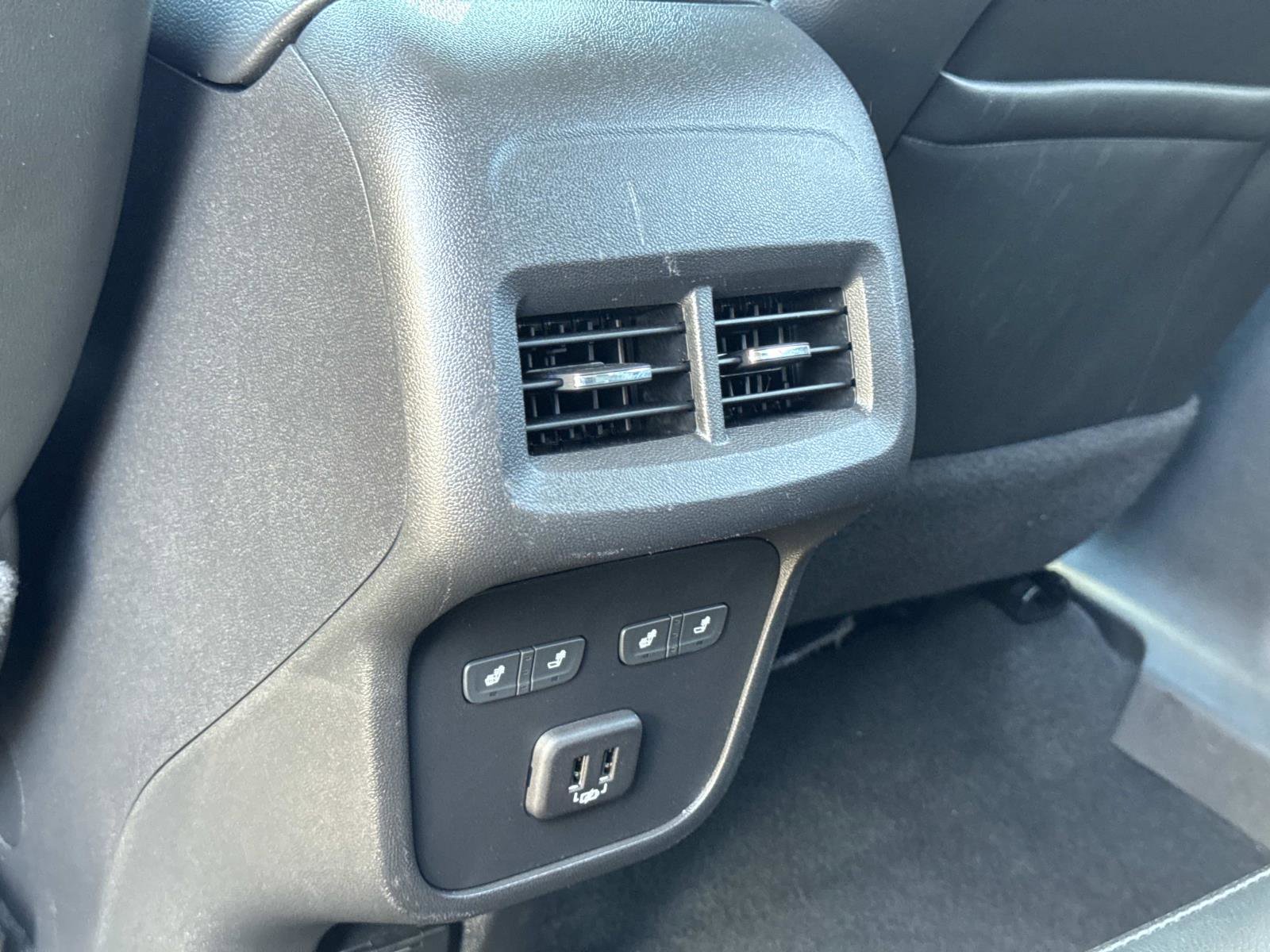 Used 2022 Chevrolet Equinox Premier image 24