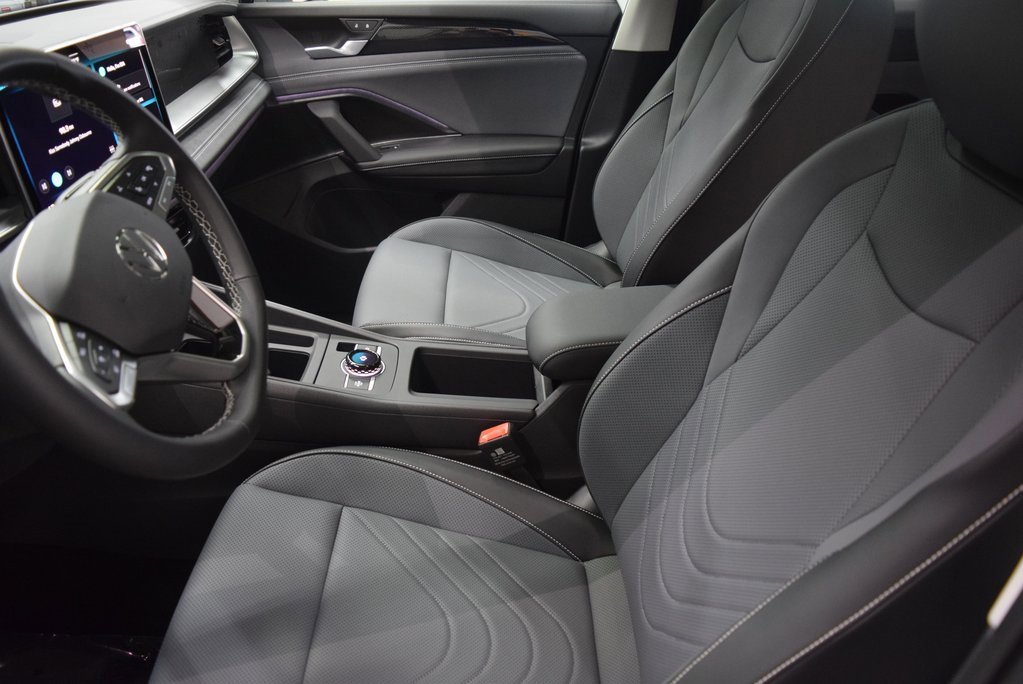 New 2025 Volkswagen Tiguan SE image 4