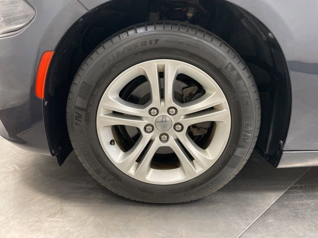 Used 2019 Dodge Charger SXT RWD image 8