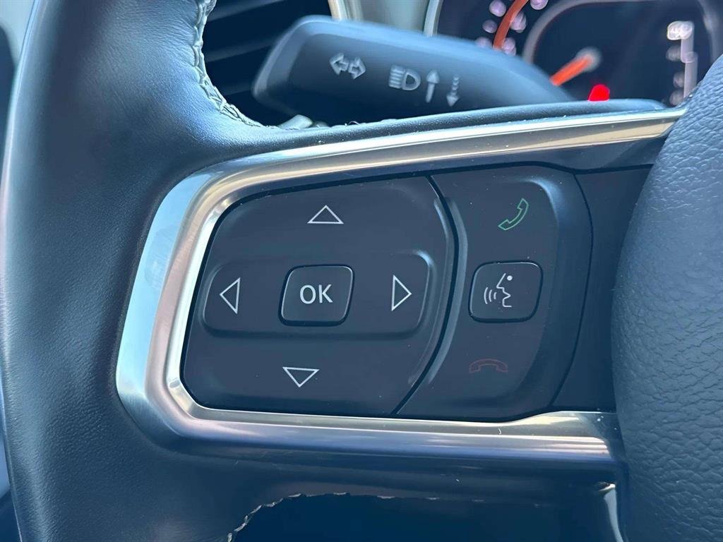 Used 2022 Jeep Wrangler Unlimited Sahara w/ Cold Weather Group image 16