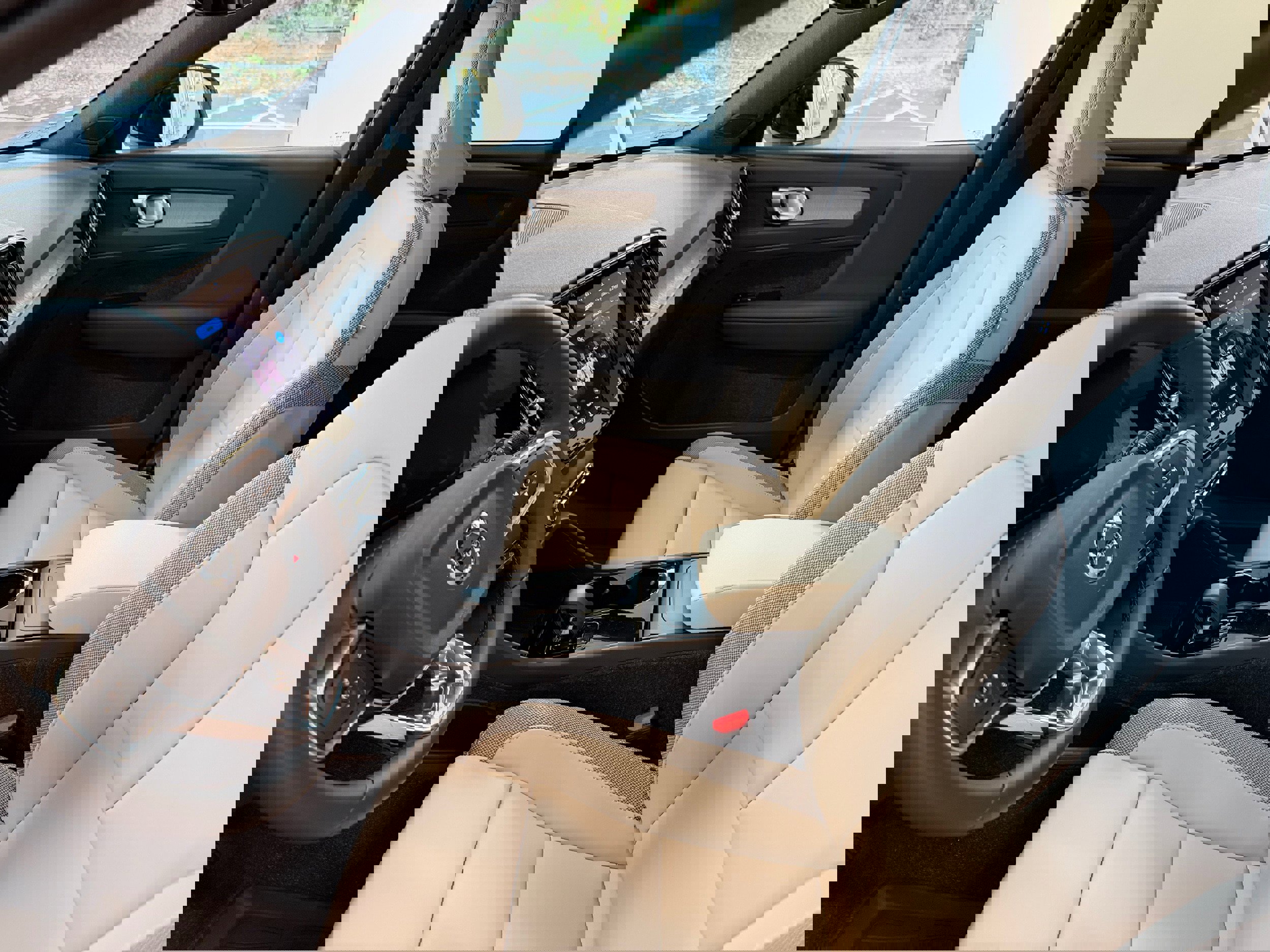 New 2026 Volvo EX40 Plus w/ Climate Package image 12