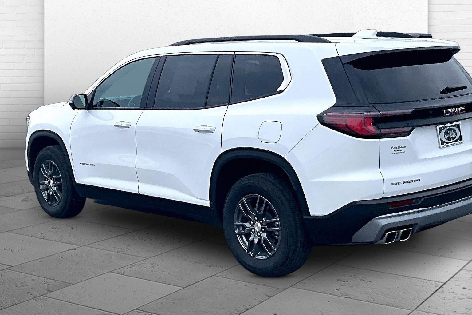 Used 2025 GMC Acadia Elevation FWD image 11