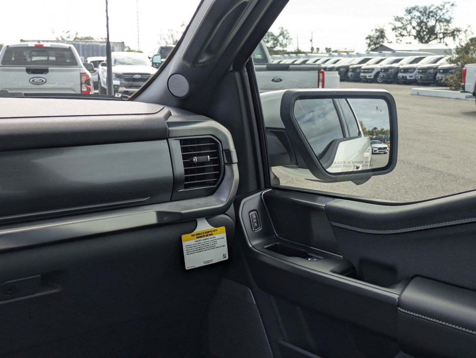 New 2025 Ford F150 Lariat w/ Equipment Group 501A Mid image 21