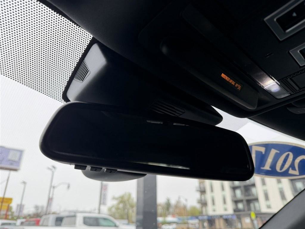 Used 2017 Jaguar F-PACE S AWD/4WD image 30