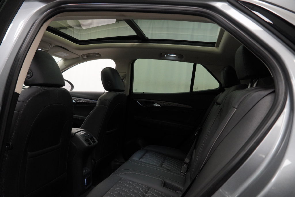 Used 2023 Buick Envision Avenir AWD/4WD image 4