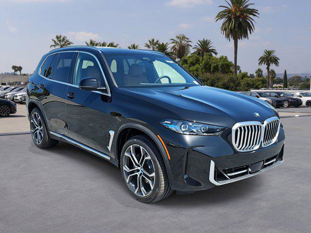 New 2026 BMW X5 sDrive40i w/ Parking Assistance Package image 3