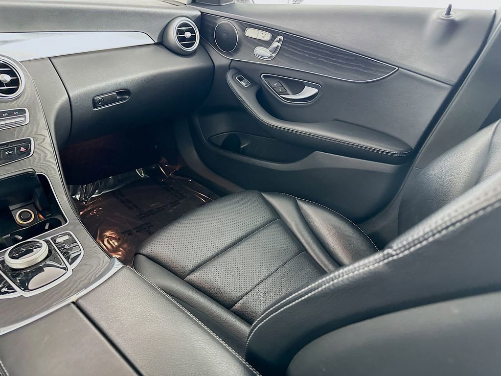 Used 2017 Mercedes-Benz C 300 4MATIC Sedan image 31