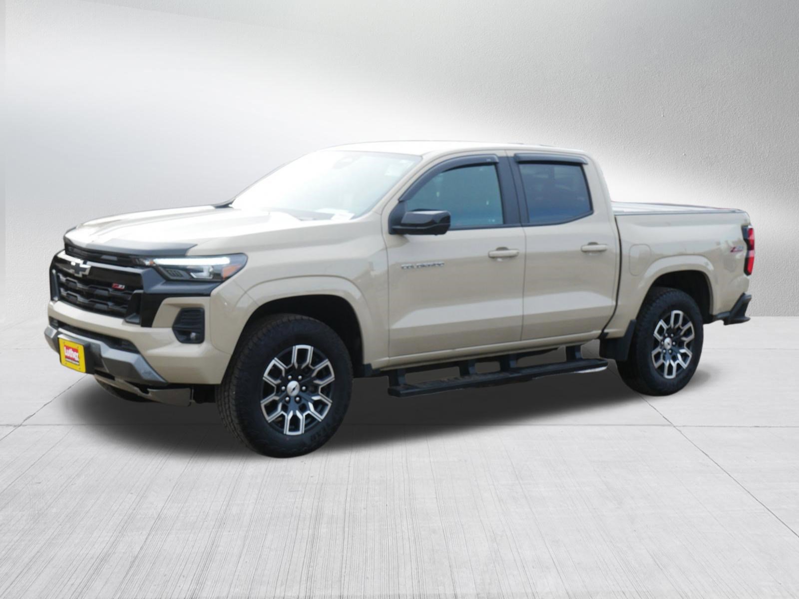 Used 2024 Chevrolet Colorado Z71 w/ Z71 Convenience Package 2 image 3