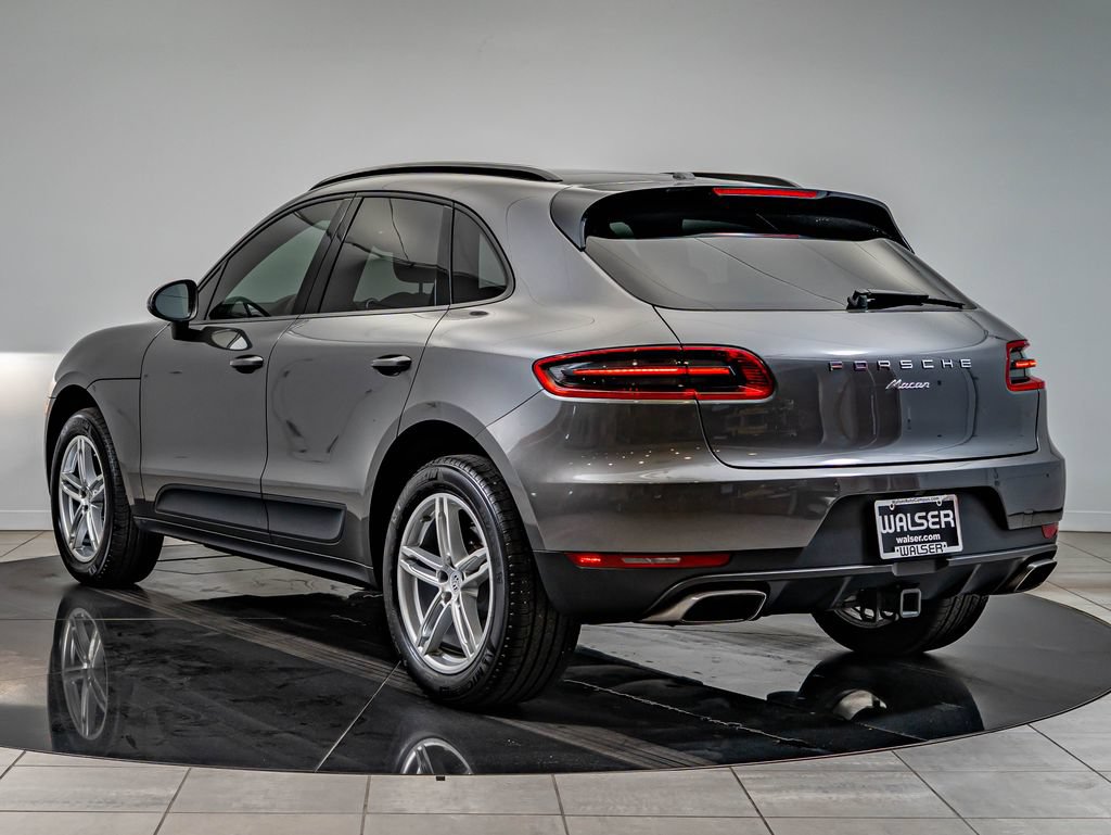 Used 2018 Porsche Macan AWD/4WD image 3