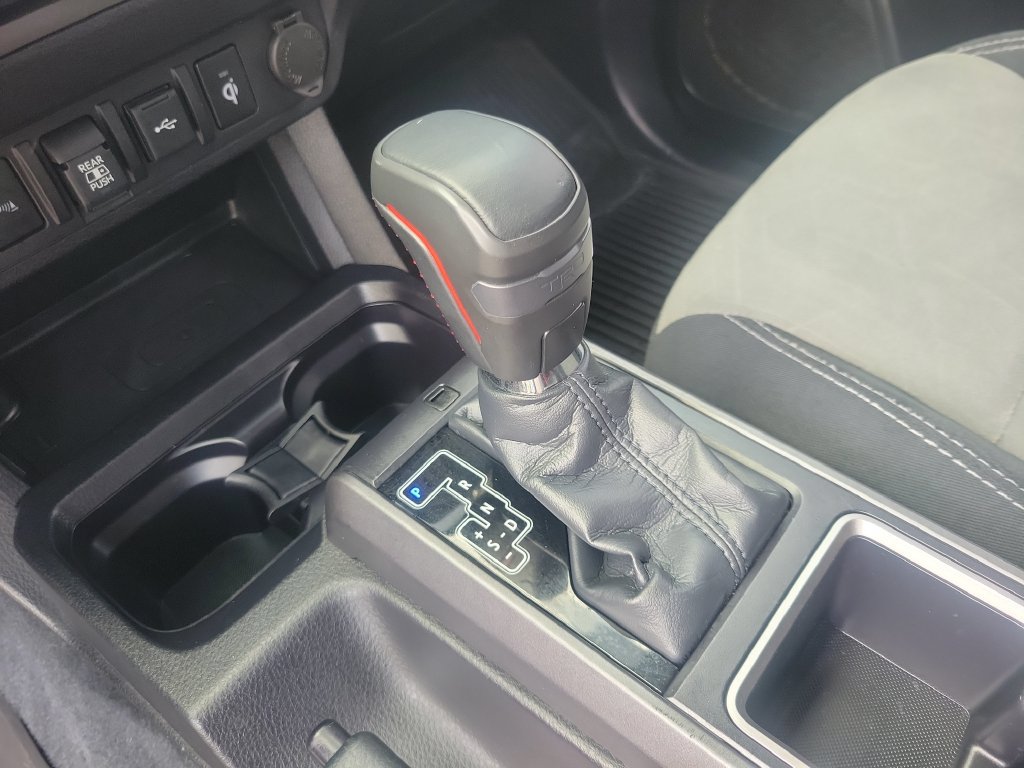 Certified 2021 Toyota Tacoma TRD Off-Road w/ Advanced Technology Package AWD/4WD image 38