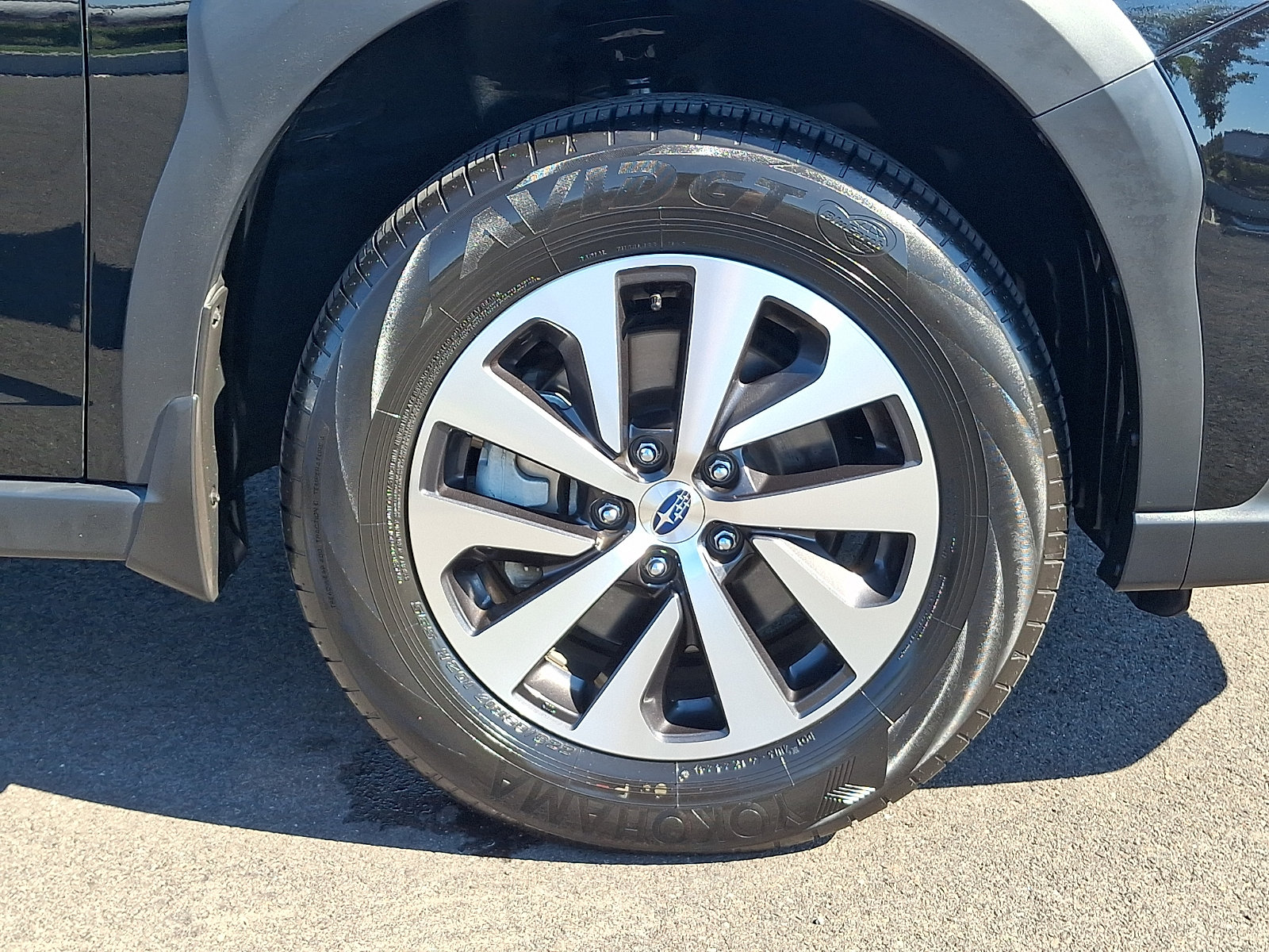 Certified 2025 Subaru Outback Premium AWD/4WD image 9