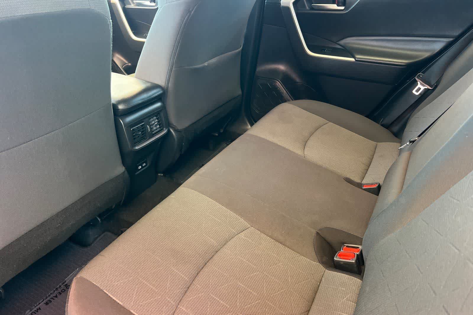 Used 2023 Toyota RAV4 XLE FWD image 5