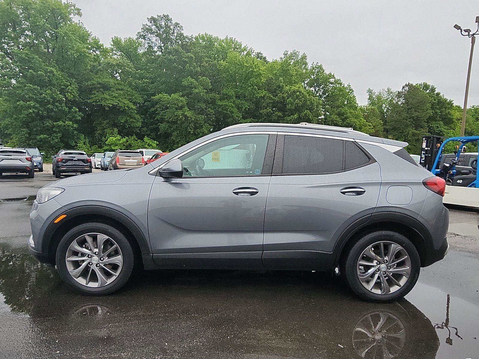 Used 2020 Buick Encore GX Select w/ Experience Buick Package FWD image 2