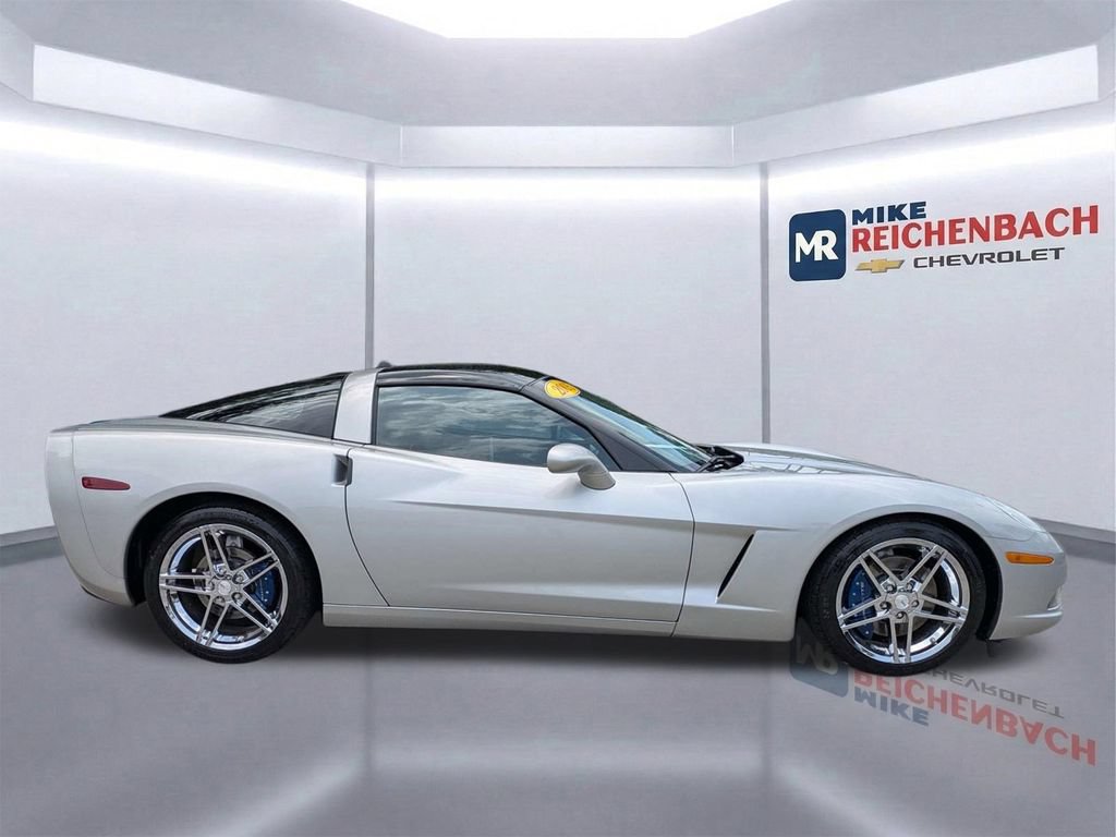 Used 2005 Chevrolet Corvette Coupe w/ Preferred Equipment Group RWD video 3