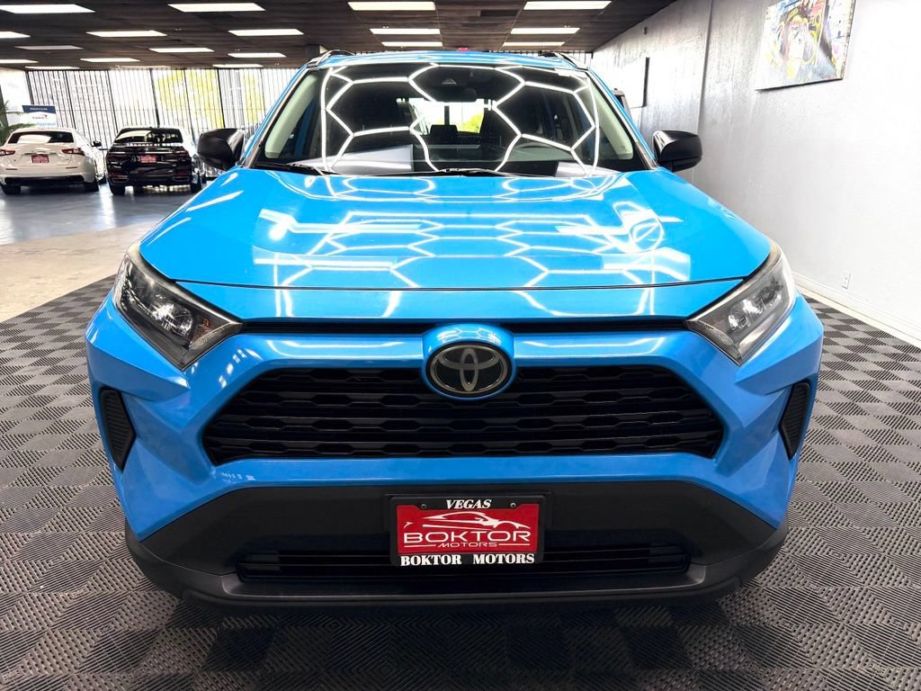 Used 2020 Toyota RAV4 LE FWD image 4