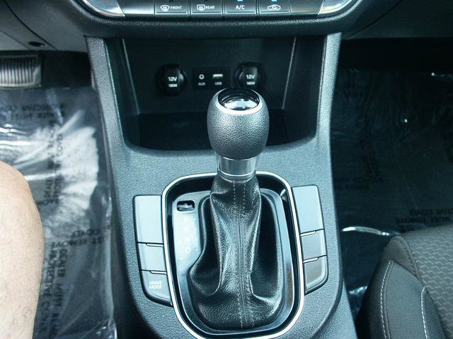 Used 2018 Hyundai Elantra GT image 13