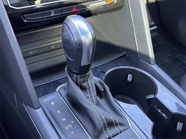 Certified 2022 Volkswagen Atlas Cross Sport SEL R-Line image 22