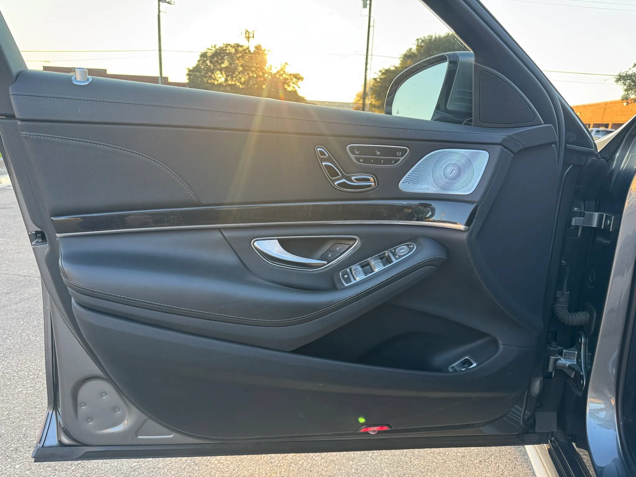 Used 2019 Mercedes-Benz S 560 Sedan image 8
