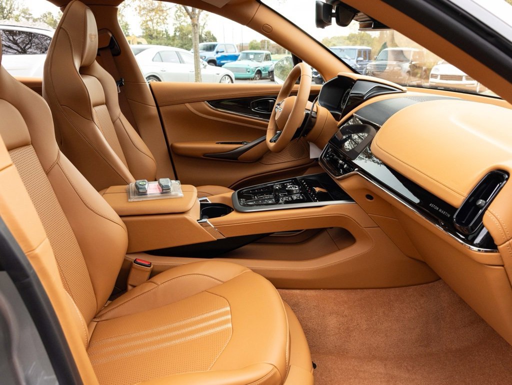 New 2026 Aston Martin DBX 707 image 48