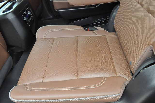 Used 2023 Chevrolet Tahoe High Country image 15