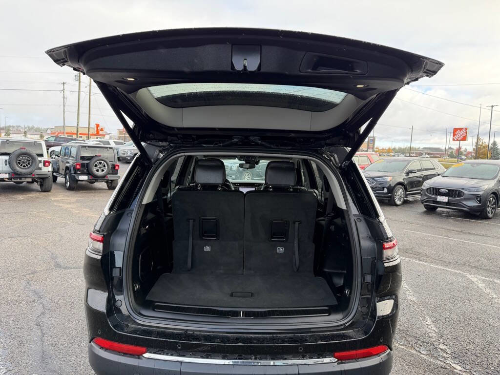 Used 2023 Jeep Grand Cherokee L Limited image 24