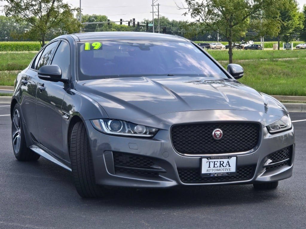 Used 2019 Jaguar XE R-Sport RWD image 4