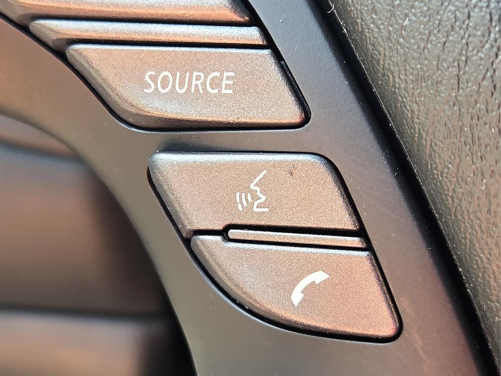 Used 2020 Nissan Pathfinder SV AWD/4WD image 21