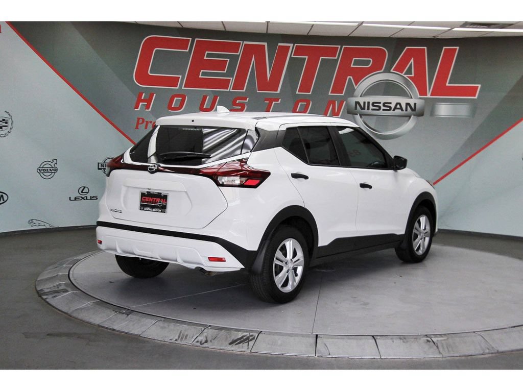 Used 2025 Nissan Kicks Play S FWD image 5