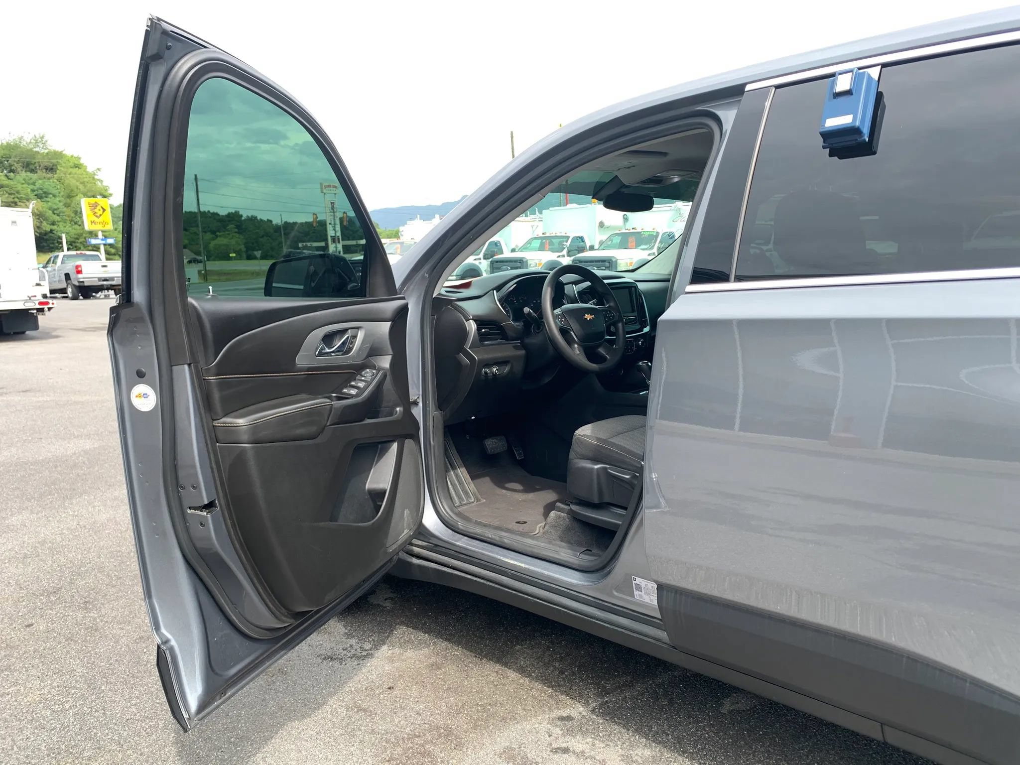 Used 2020 Chevrolet Traverse LS AWD/4WD image 7