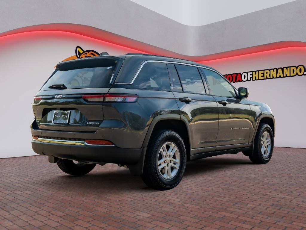 Used 2024 Jeep Grand Cherokee Laredo w/ MOPAR Finishing Package AWD/4WD image 5