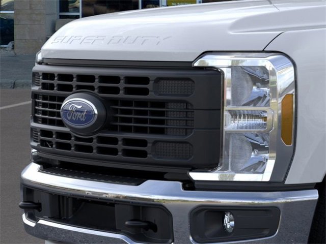 New 2025 Ford F250 XL w/ XL Chrome Package image 17