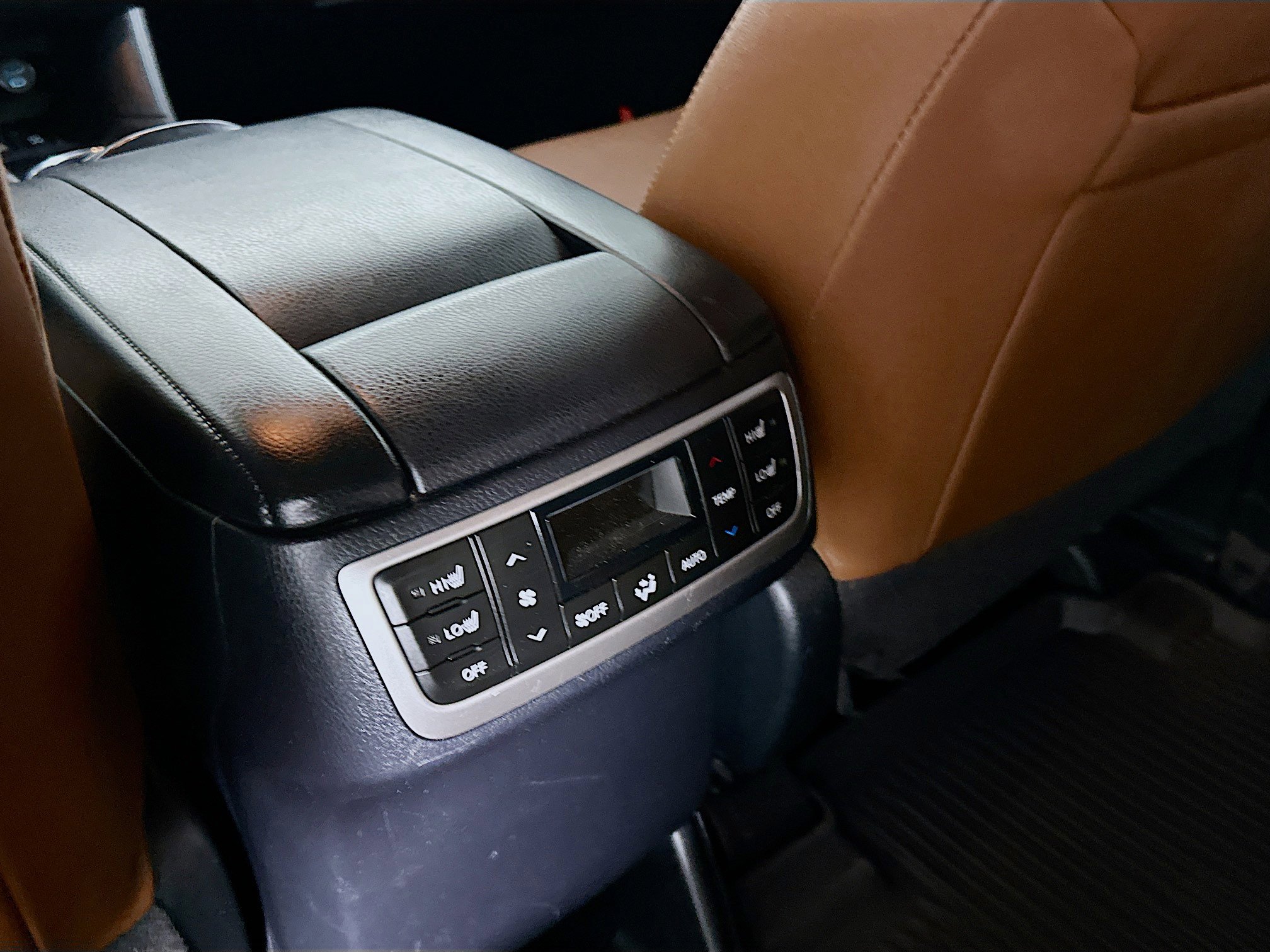 Used 2018 Toyota Highlander Limited Platinum image 28