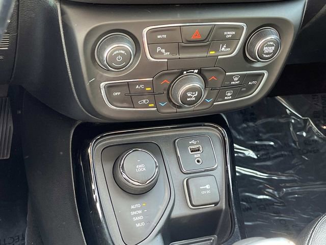 Used 2021 Jeep Compass Limited w/ Sun and Sound Group AWD/4WD image 35