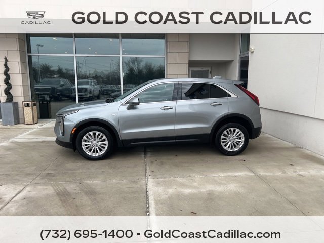 Certified 2024 Cadillac XT4 Luxury w/ Cold Weather Package image 2