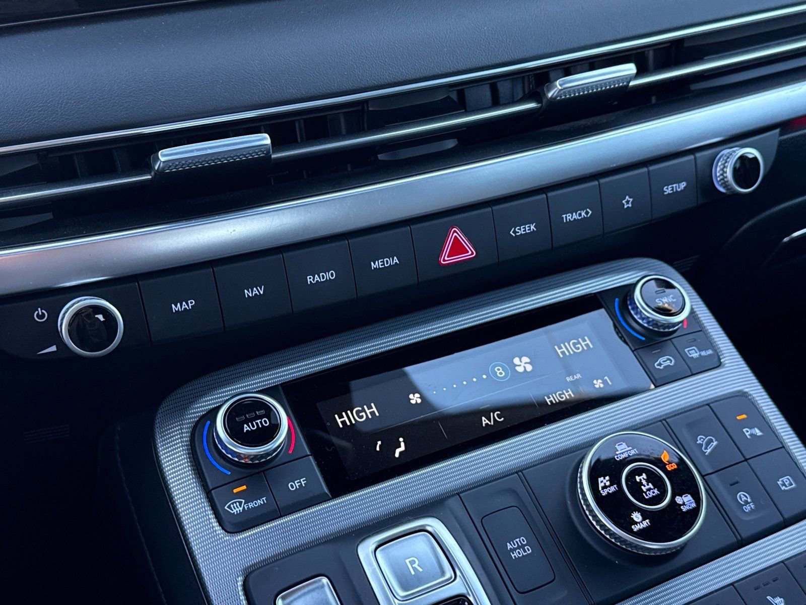 Used 2024 Hyundai Palisade Calligraphy image 24