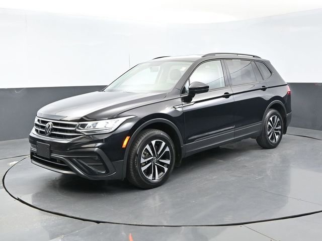 Used 2022 Volkswagen Tiguan S image 1