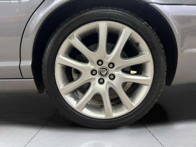 Used 2008 Jaguar XJ8 image 47