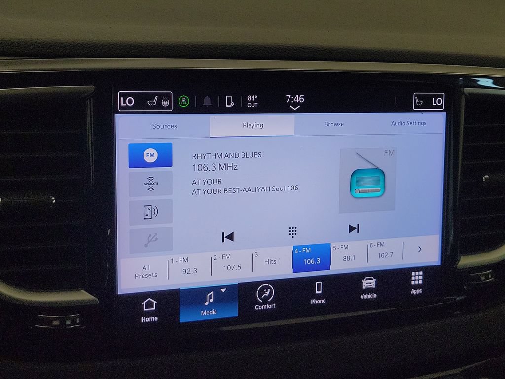 Used 2023 Chrysler Pacifica Touring-L FWD image 19