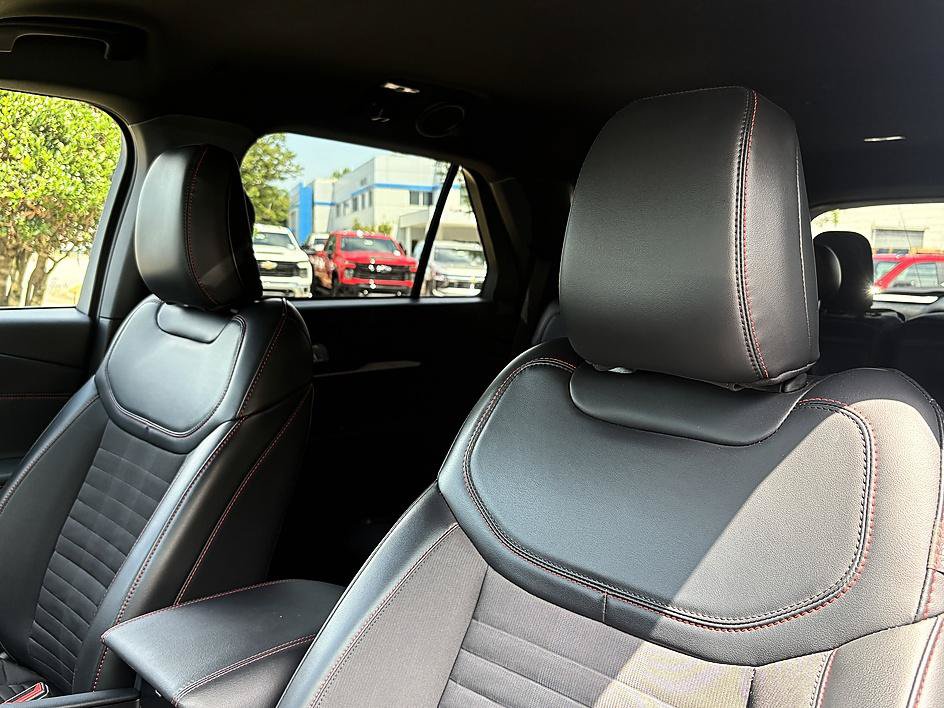 Used 2025 Ford Explorer ST-Line w/ ST-Line Street Pack AWD/4WD image 20