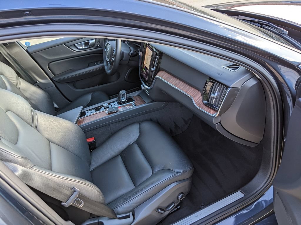 Certified 2024 Volvo S60 B5 Plus AWD/4WD image 22