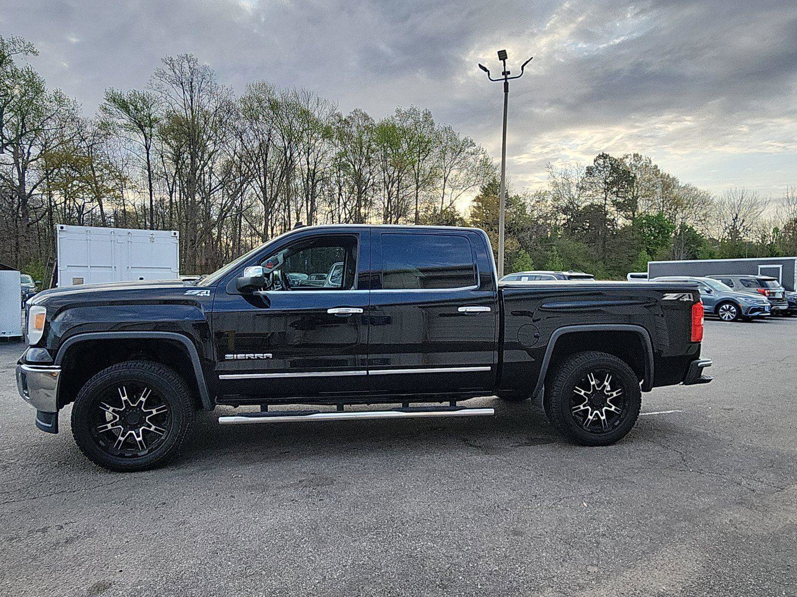 Used 2014 GMC Sierra 1500 SLT w/ SLT Crew Cab Value Package image 2