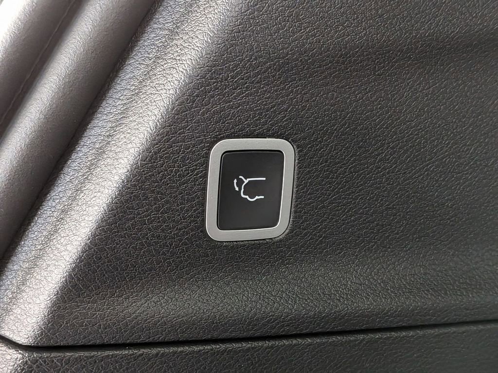 New 2026 Chrysler Pacifica Select AWD/4WD image 6